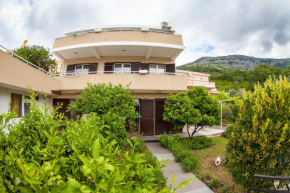 Отель Apartments Vila Masha  Петровац